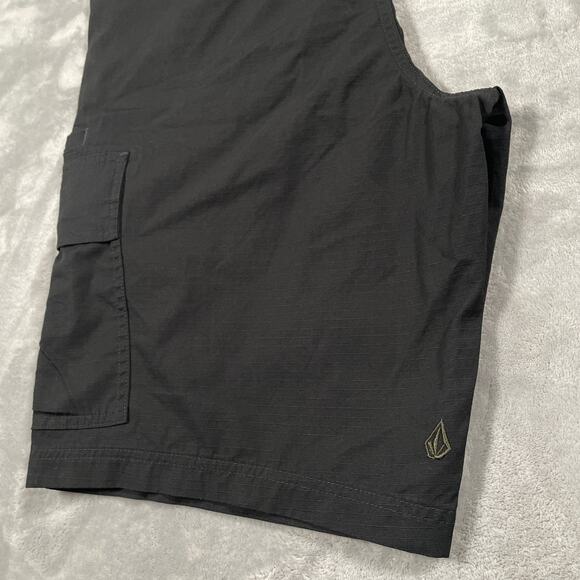 Volcom Shorts 34 Black Grand Fang Cargo Loose Fit Surf Skate Casual New - Picture 9 of 12